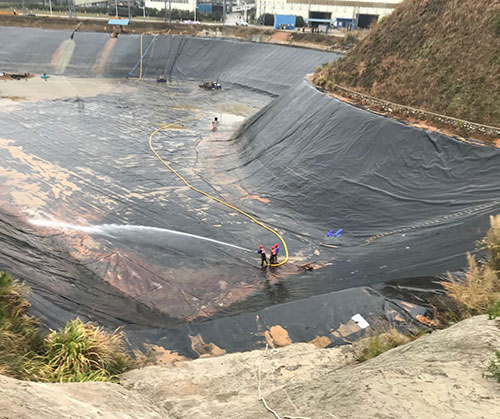 天涯镇废水池清理